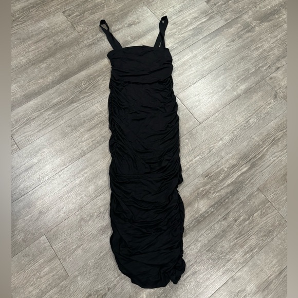 GOOD AMERICAN ruched sleeveless maxi dress 🖤 - Picture 6 of 15